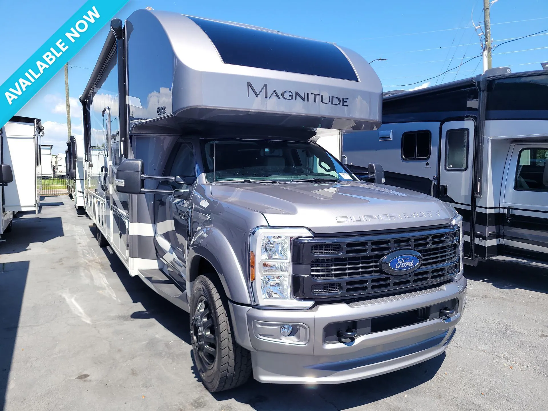 2027 Thor Motor Coach Magnitude Grand R36 - Photo 2