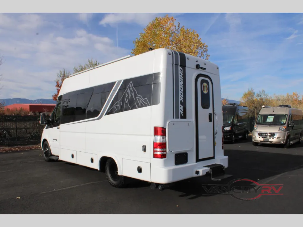 2025 Chinook RV Summit EB, Photos photo 8