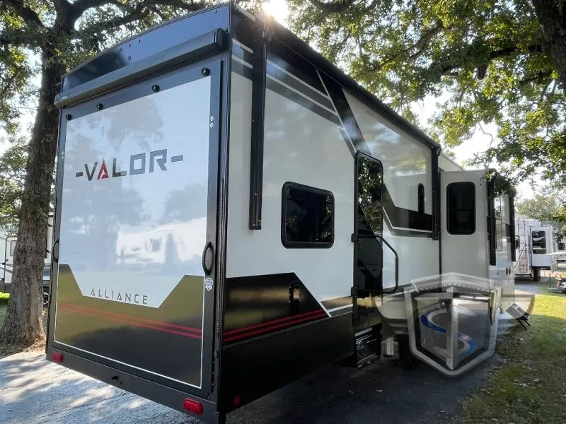 2026 Alliance RV Valor 44V14 - Photo 4