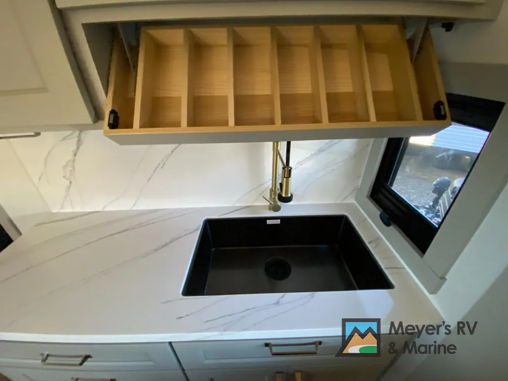2026 Brinkley Model G 3970, Photos photo 10