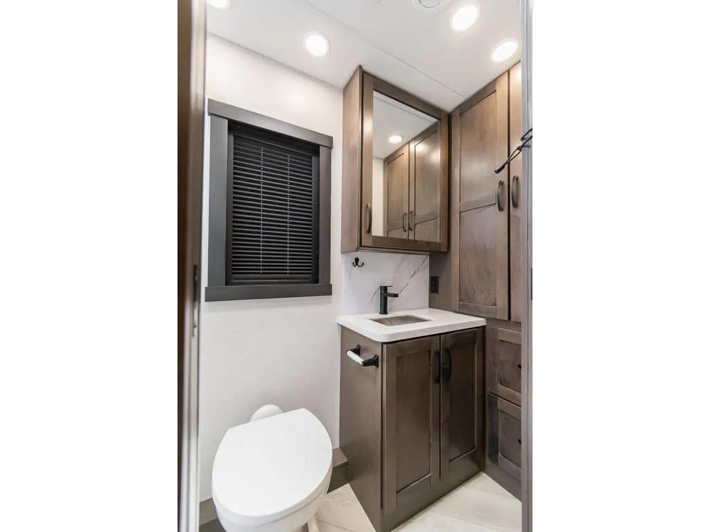 2027 Entegra Coach Accolade 37K, Photos photo 33