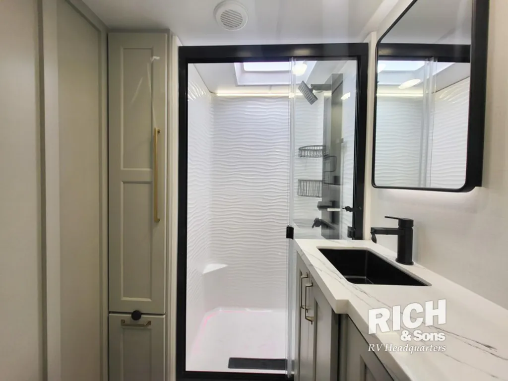2026 Brinkley Model G 4100, Photos photo 37