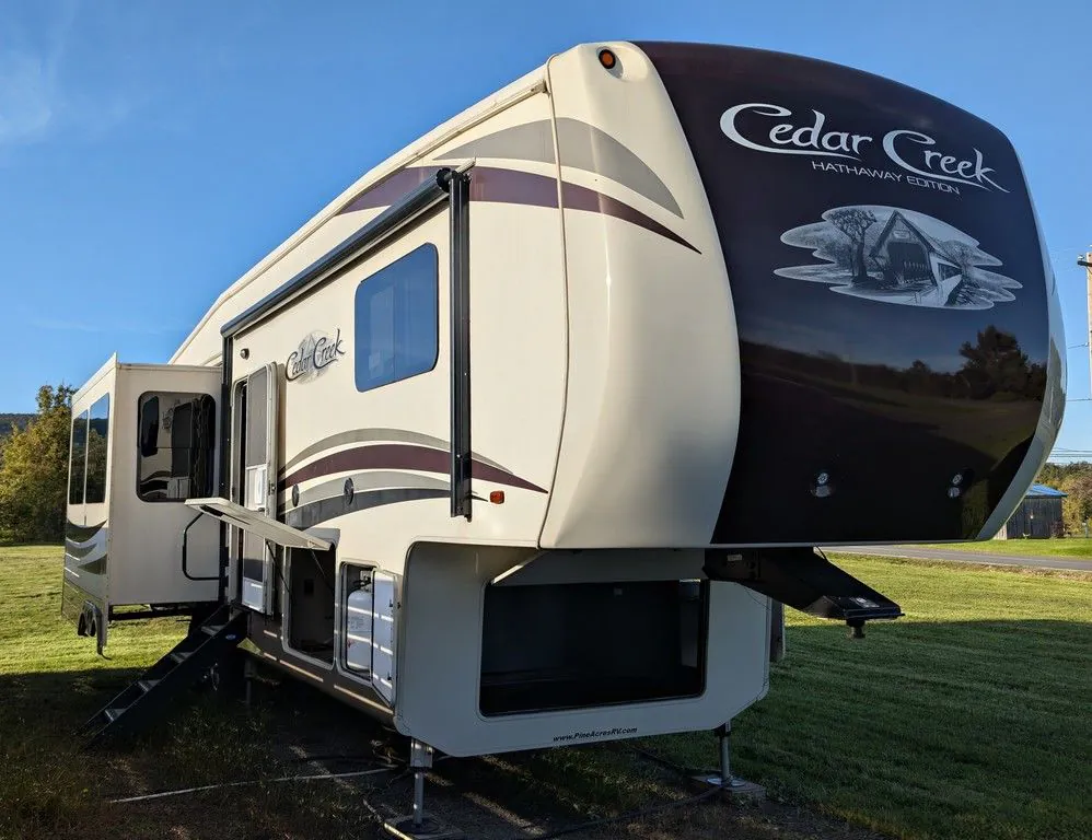 2017 Forest River Cedar Creek Hathaway Edition 34RL2