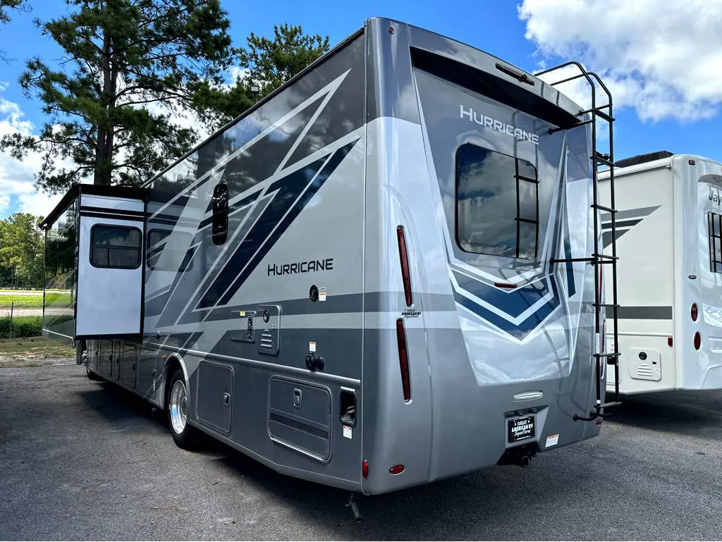 2027 Thor Motor Coach Hurricane 35A - Photo 4