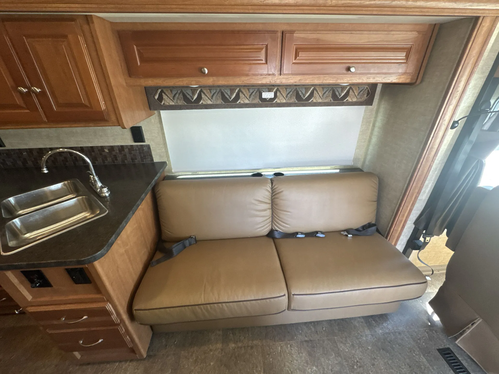 2017 Winnebago Vista 29V — living area main