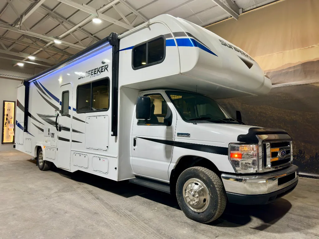 2021 Forest River Sunseeker Classic 3050S - Photo 2