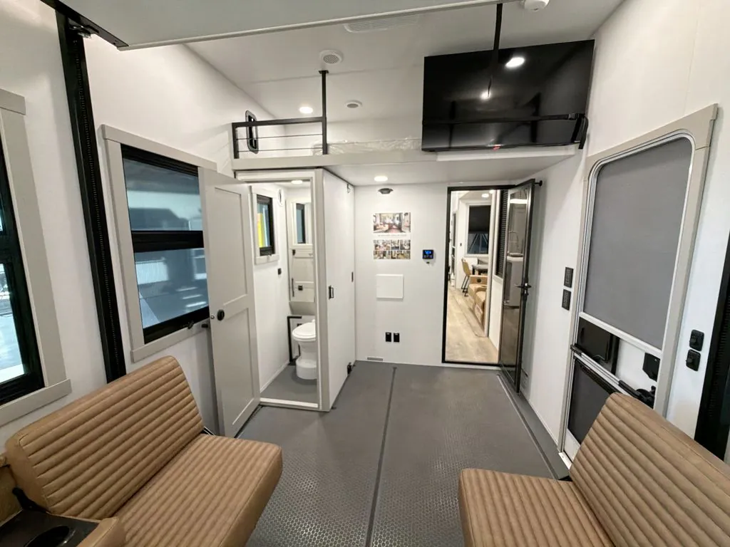 2026 Brinkley Model G 4100, Photos photo 20