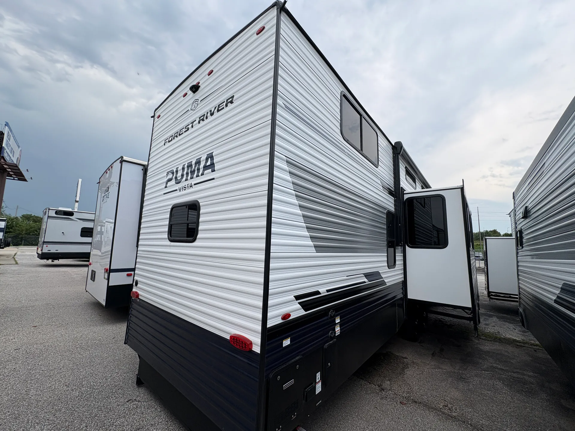 2027 Forest River Puma Vista 421LFT — Photo 6