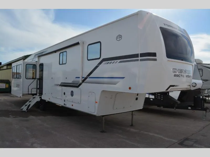 2026 Forest River Cherokee Arctic Wolf 3650SUITE - Photo 2