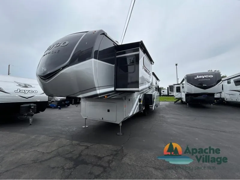 2026 Jayco Pinnacle 32RLTS - Photo 2