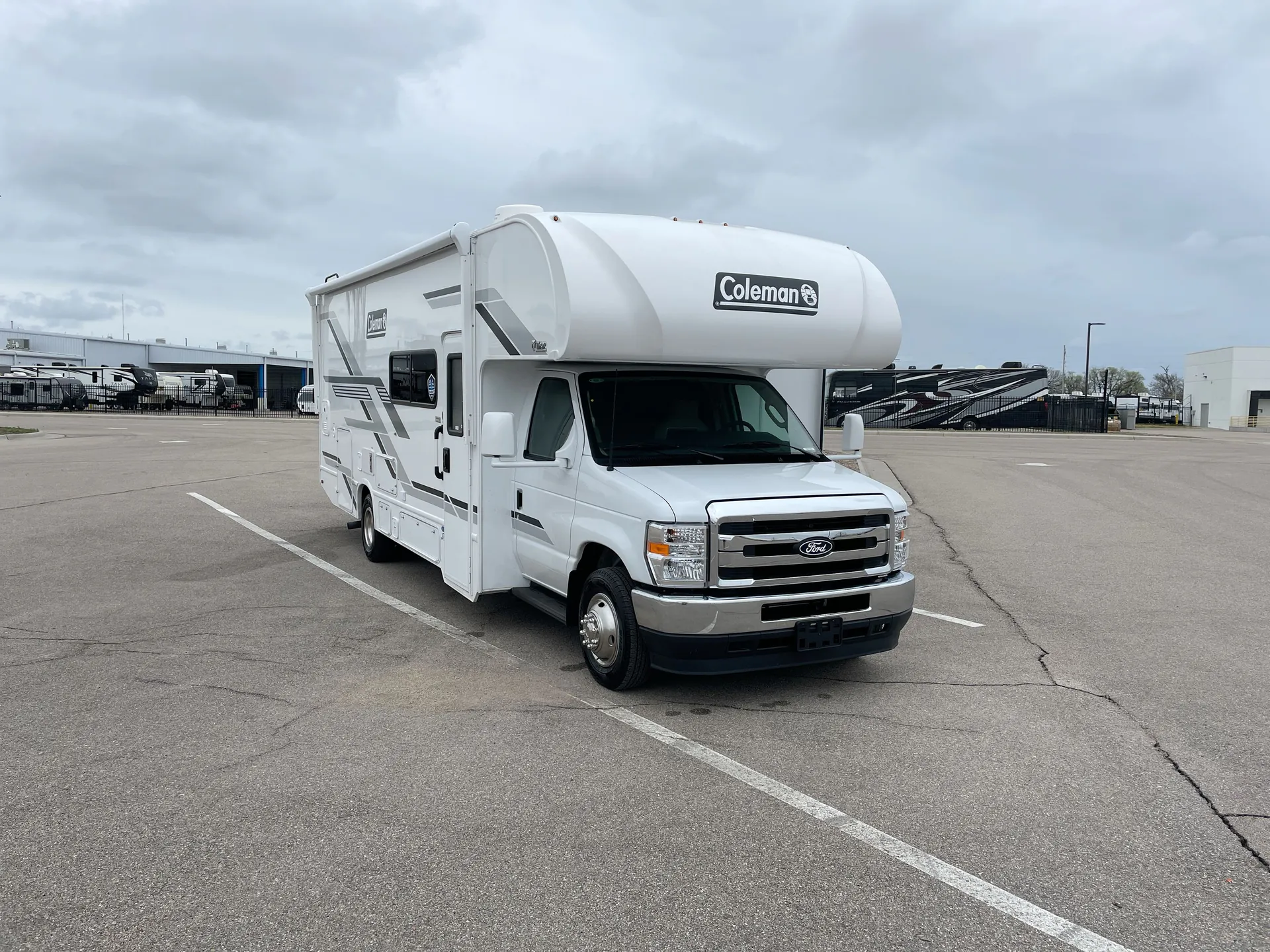 2025 Thor Motor Coach Coleman 27CL - Photo 2