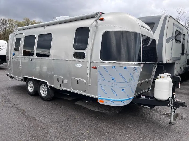 2026 Airstream Flying Cloud 23FB - Photo 2
