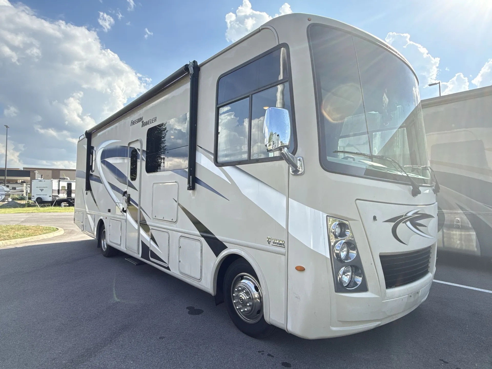 2022 Thor Motor Coach Freedom Traveler A32 - Photo 2