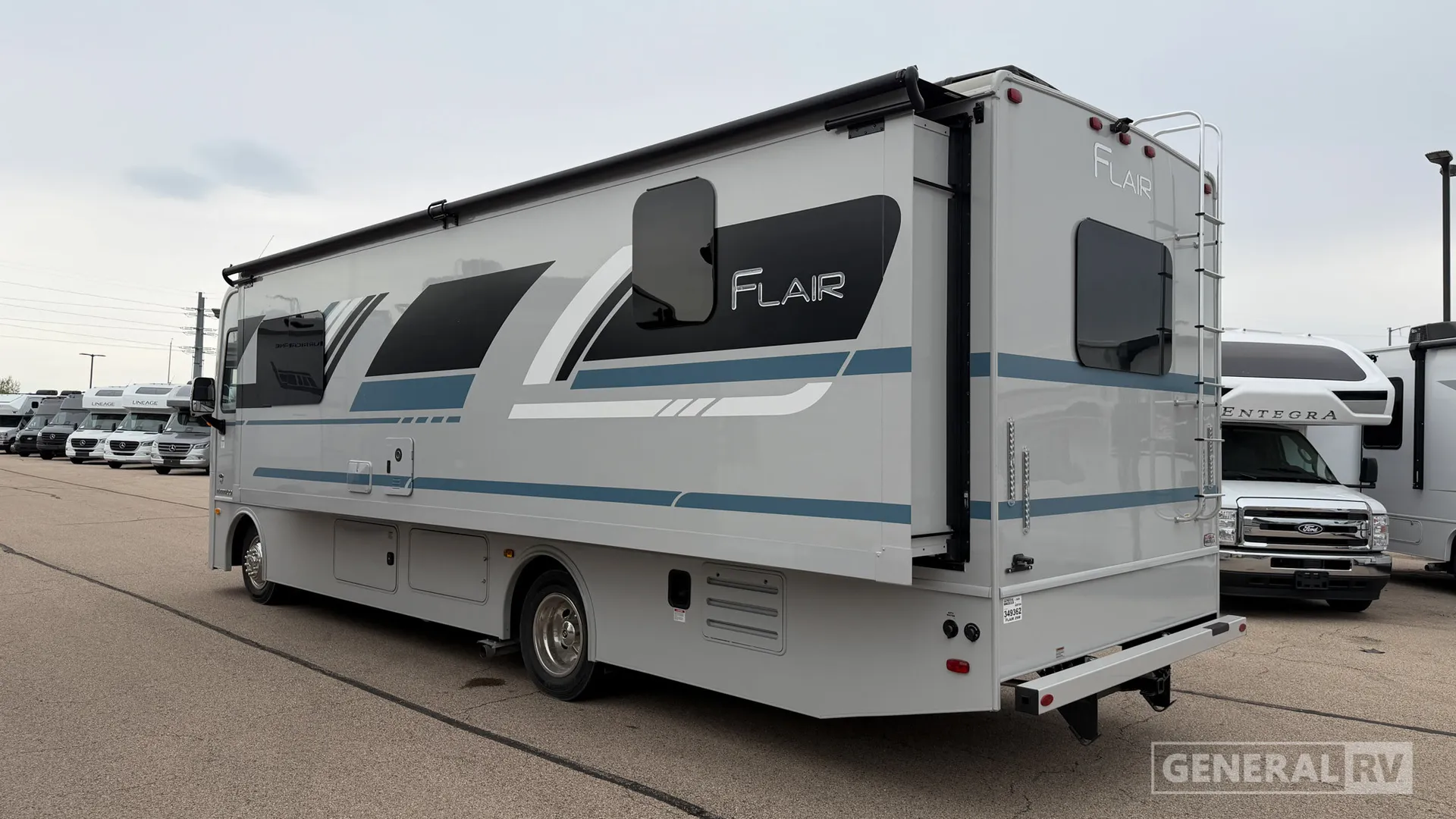 2026 Fleetwood Flair 29M - Photo 4