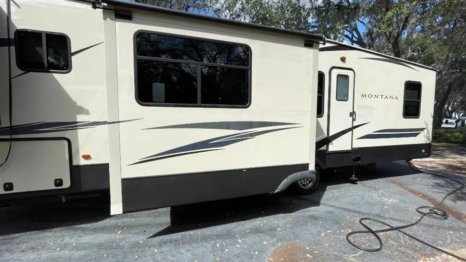 2019 Keystone Montana High Country 375FL - Photo 4