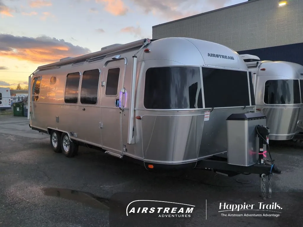 2026 Airstream Classic 28RB - Photo 3