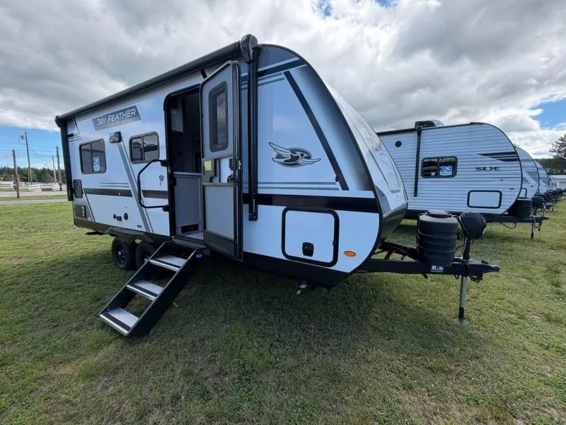 2027 Jayco Jay Feather 19MRK - Photo 3
