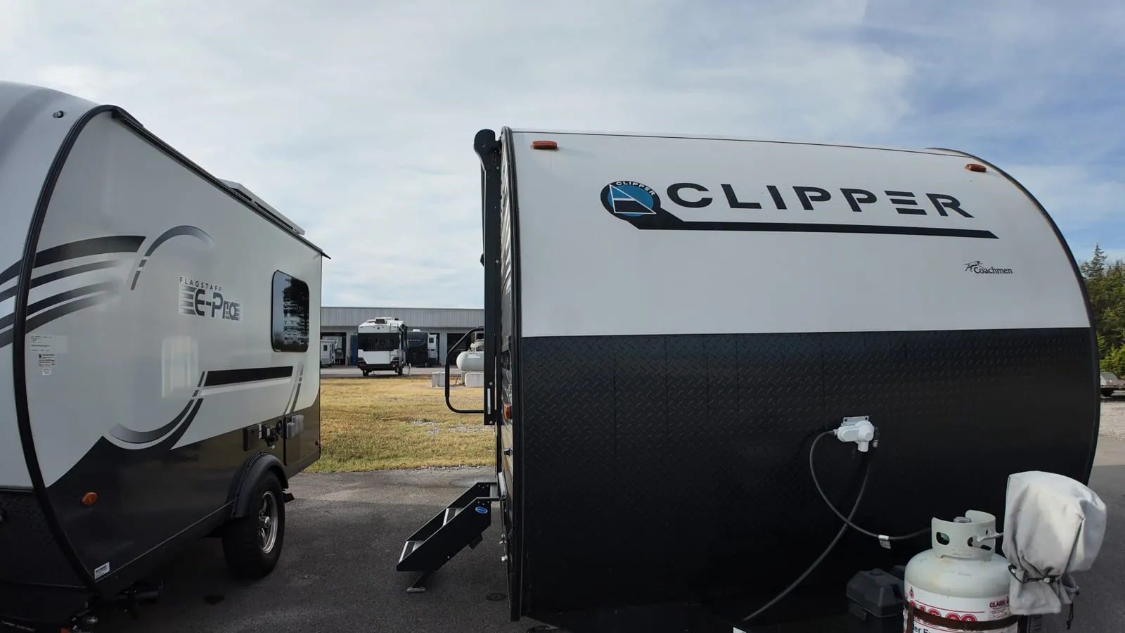 2023 Coachmen Clipper 18FQ - Photo 2