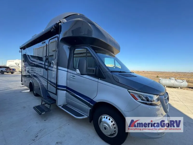 2020 Tiffin Wayfarer 25 QW - Photo 2