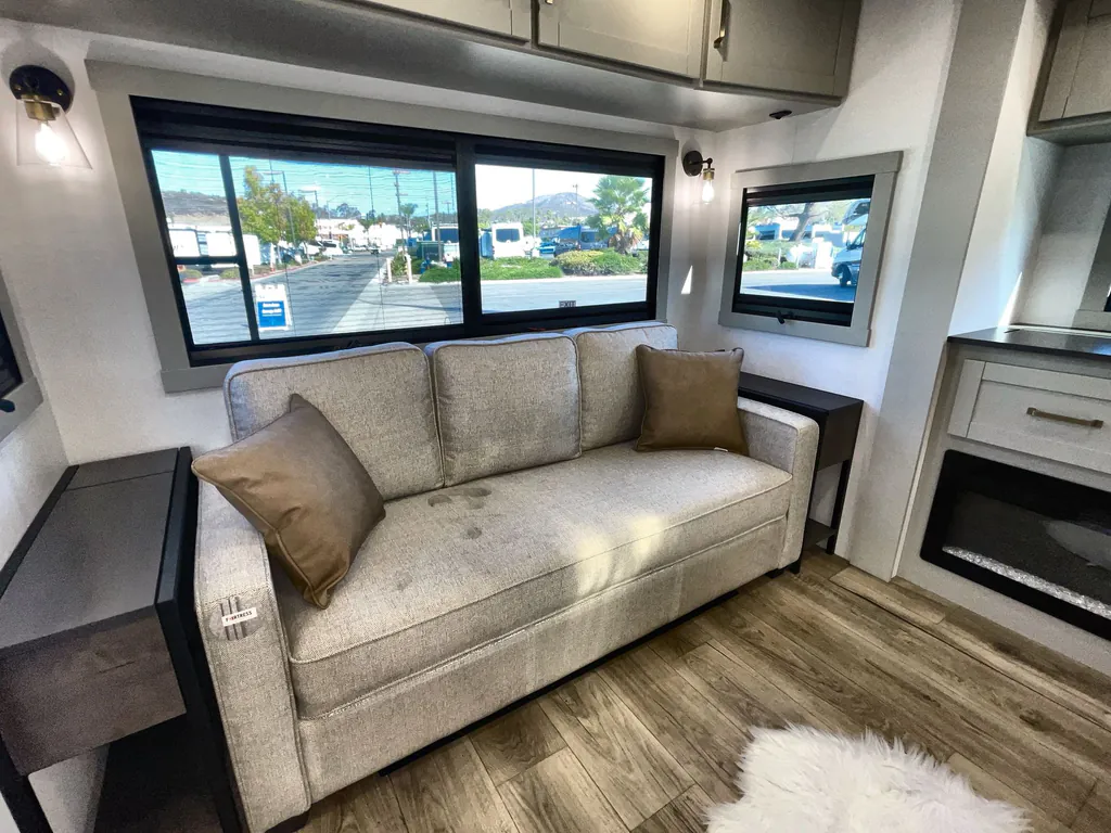 2026 Brinkley Model Z Air 297, Photos photo 14