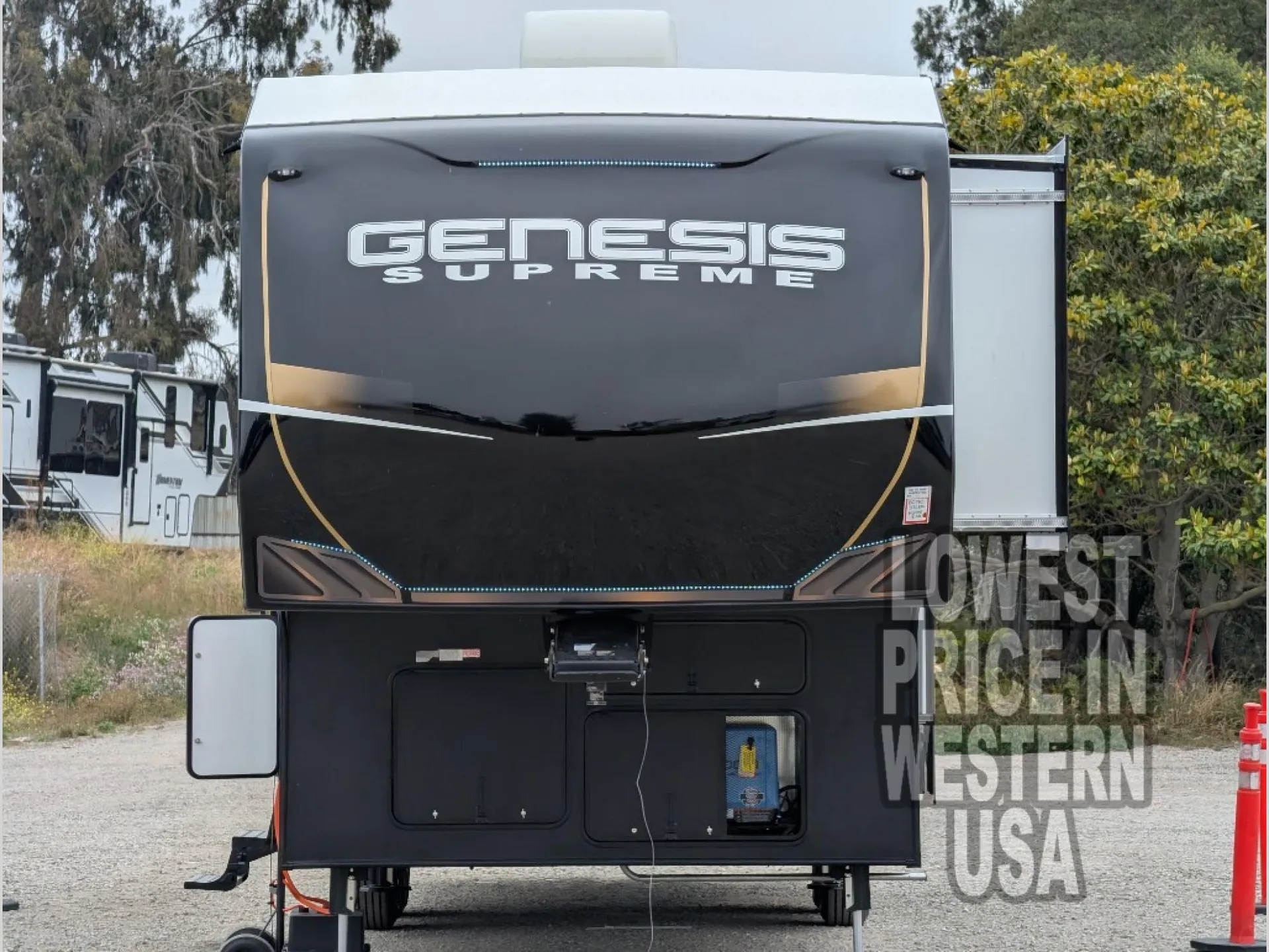 2027 Genesis Supreme Genesis 32CRXL - Photo 2