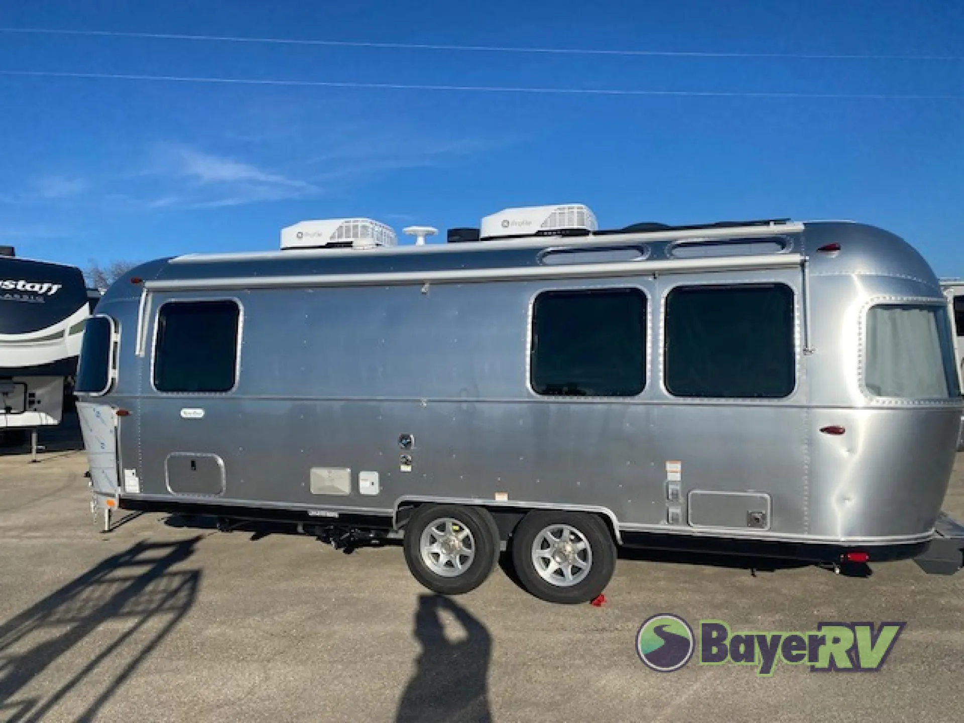 2025 Airstream Flying Cloud 25FB Twin - Photo 4