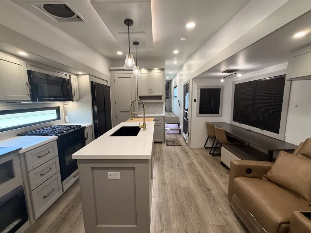 2024 Brinkley Model Z 3610, Photos photo 12