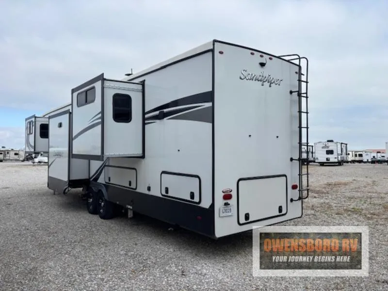 2022 Forest River Sandpiper Luxury 391FLRB - Photo 4