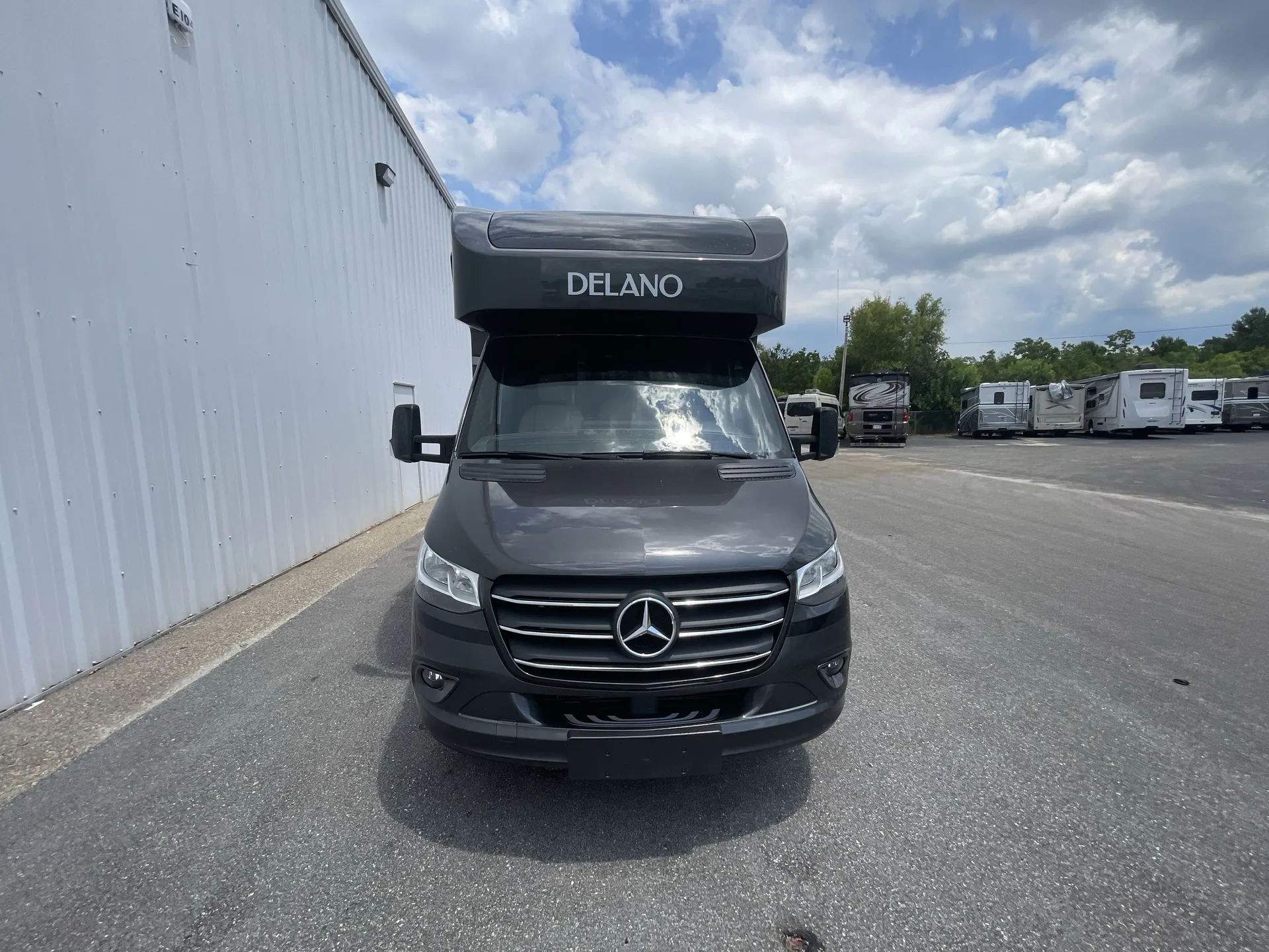 2023 Thor Motor Coach Delano 24TT — front