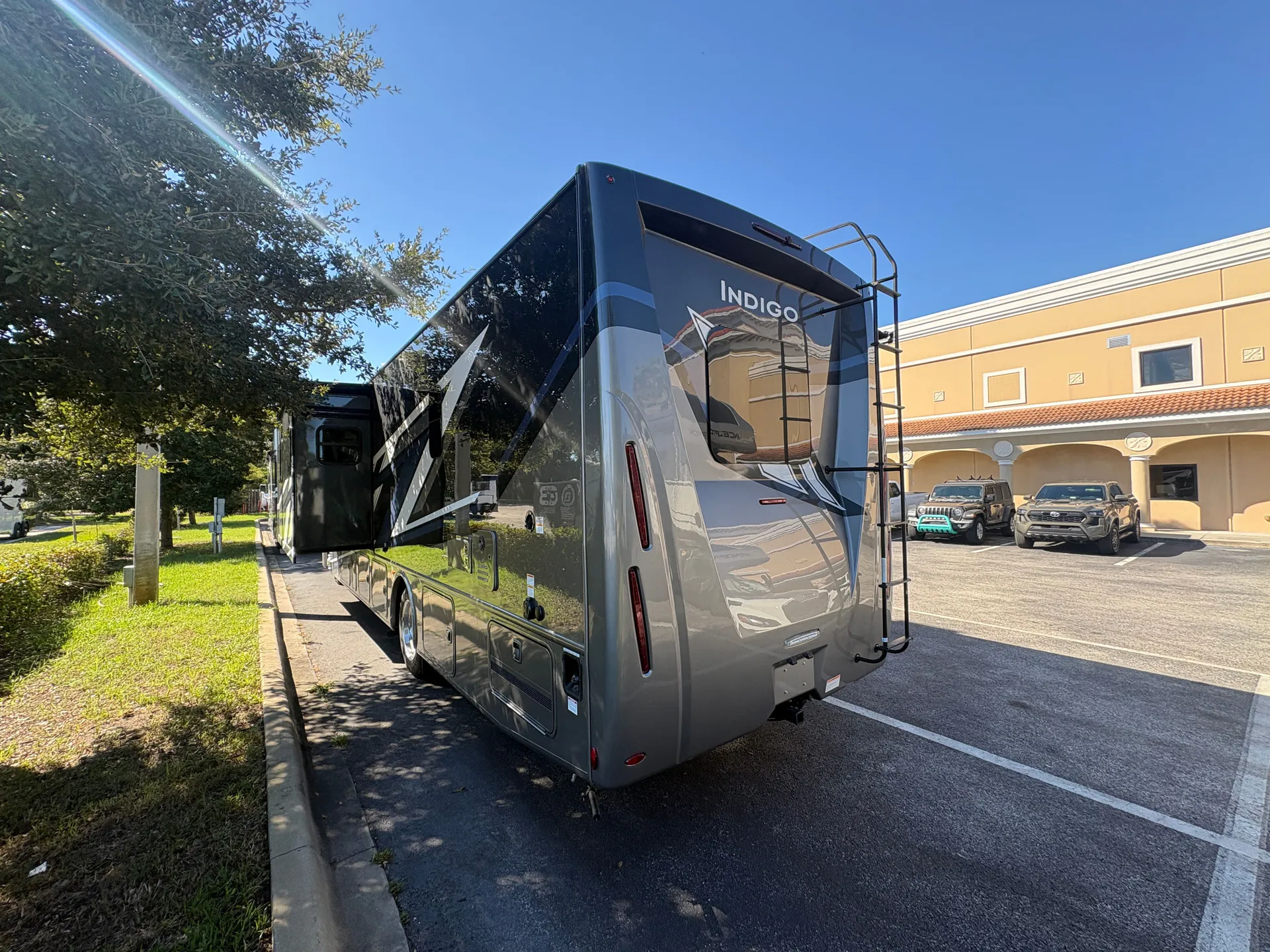 2027 Thor Motor Coach Indigo AA35 - Photo 4