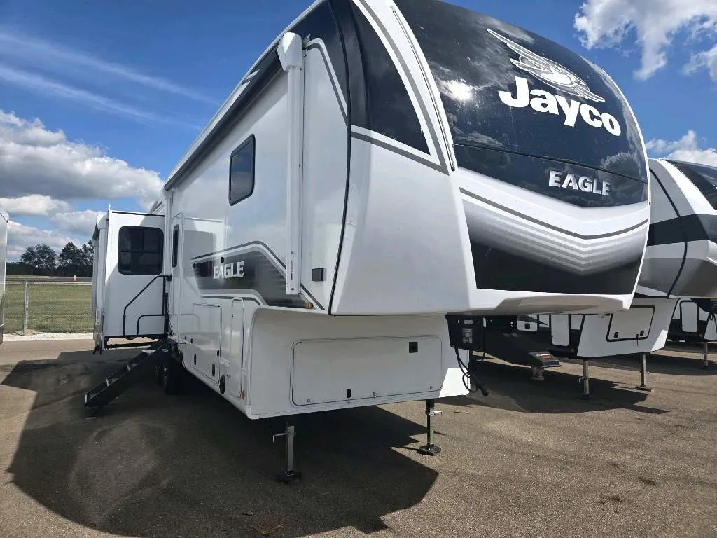2026 Jayco Eagle 321RSTS - Photo 2