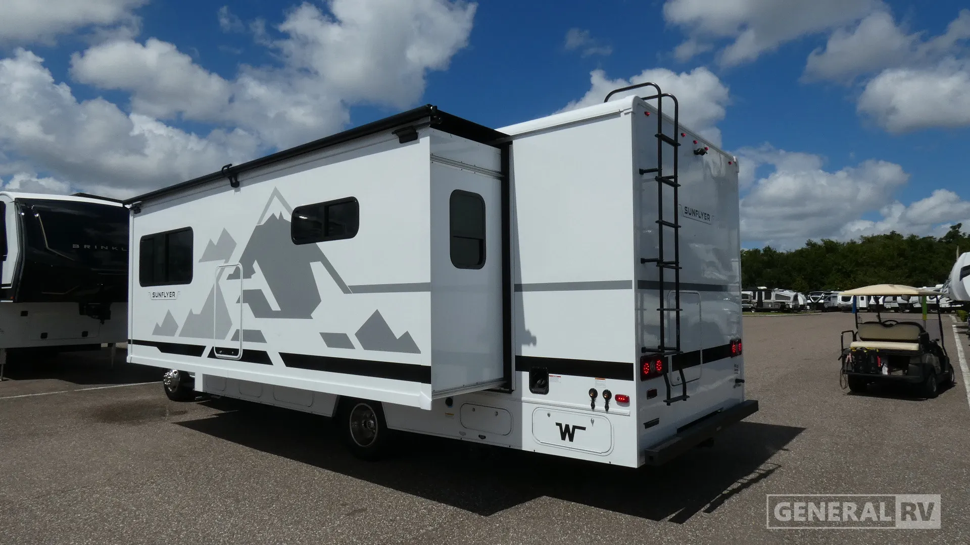 2027 Winnebago Sunflyer 28MB - Photo 4