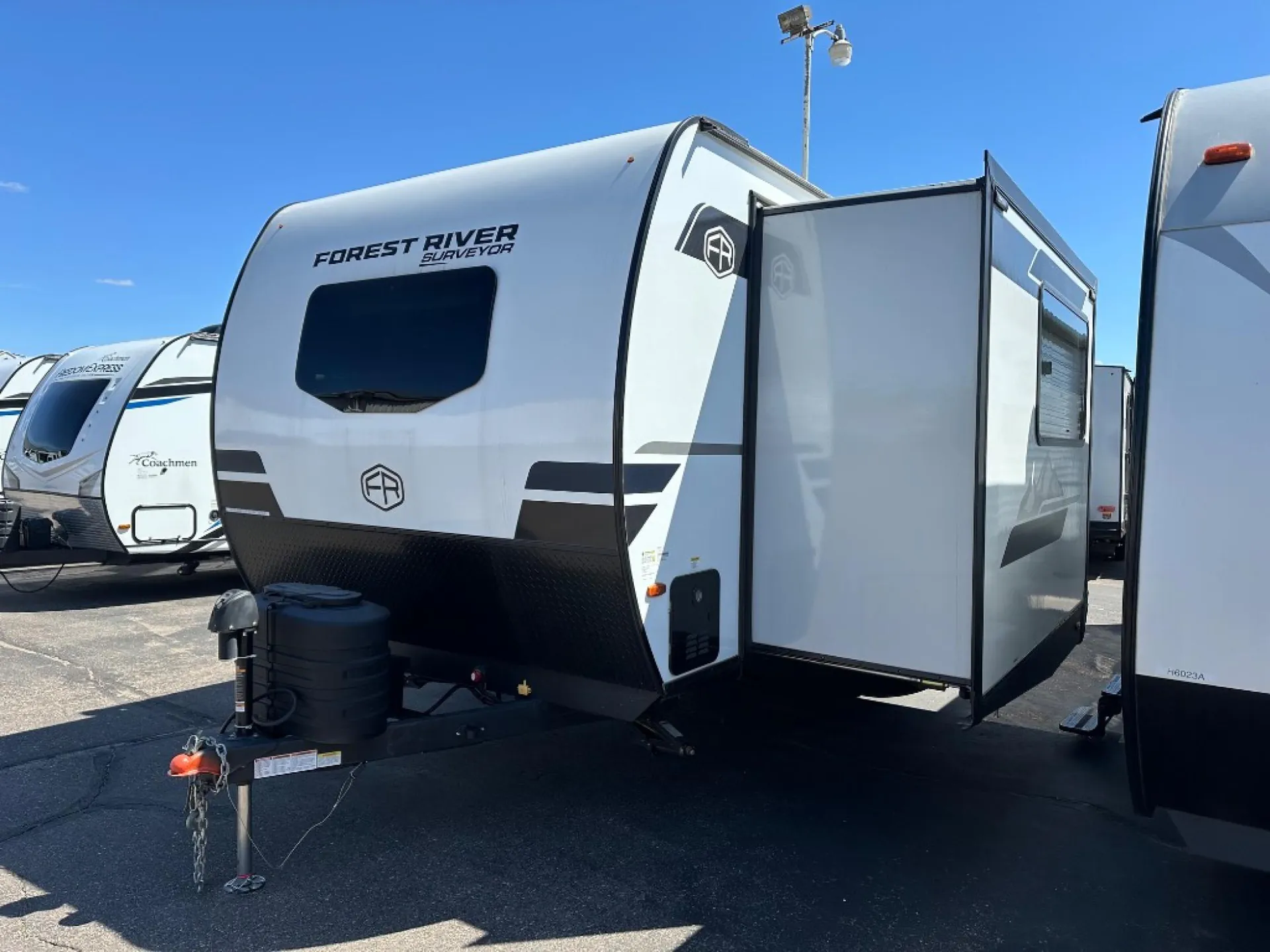 2025 Forest River Surveyor Legend 235FKLE - Photo 4