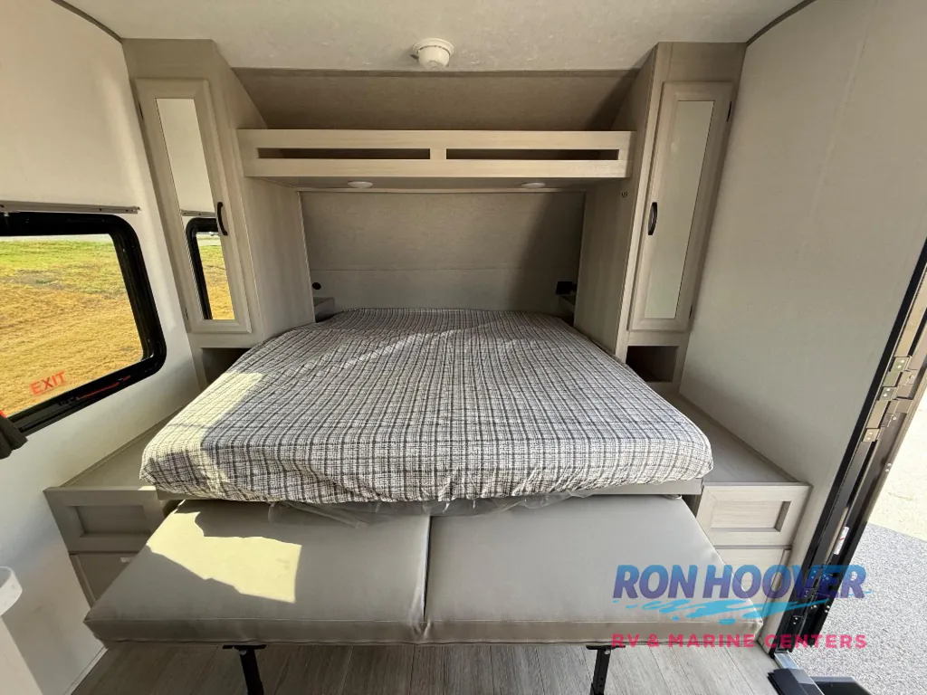 2027 Coachmen Catalina Summit Series 7 154RBX, Photos photo 8