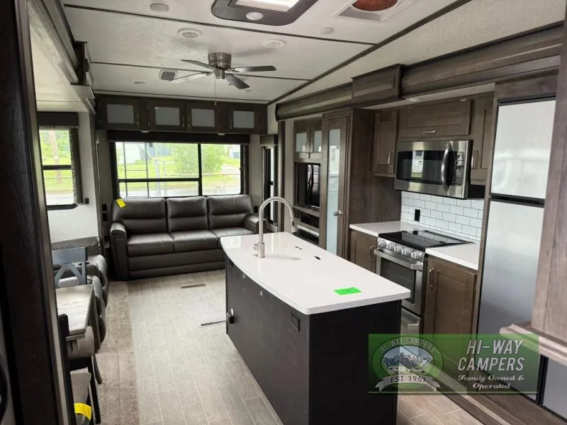 2020 Keystone Montana High Country 330RL - Photo 4