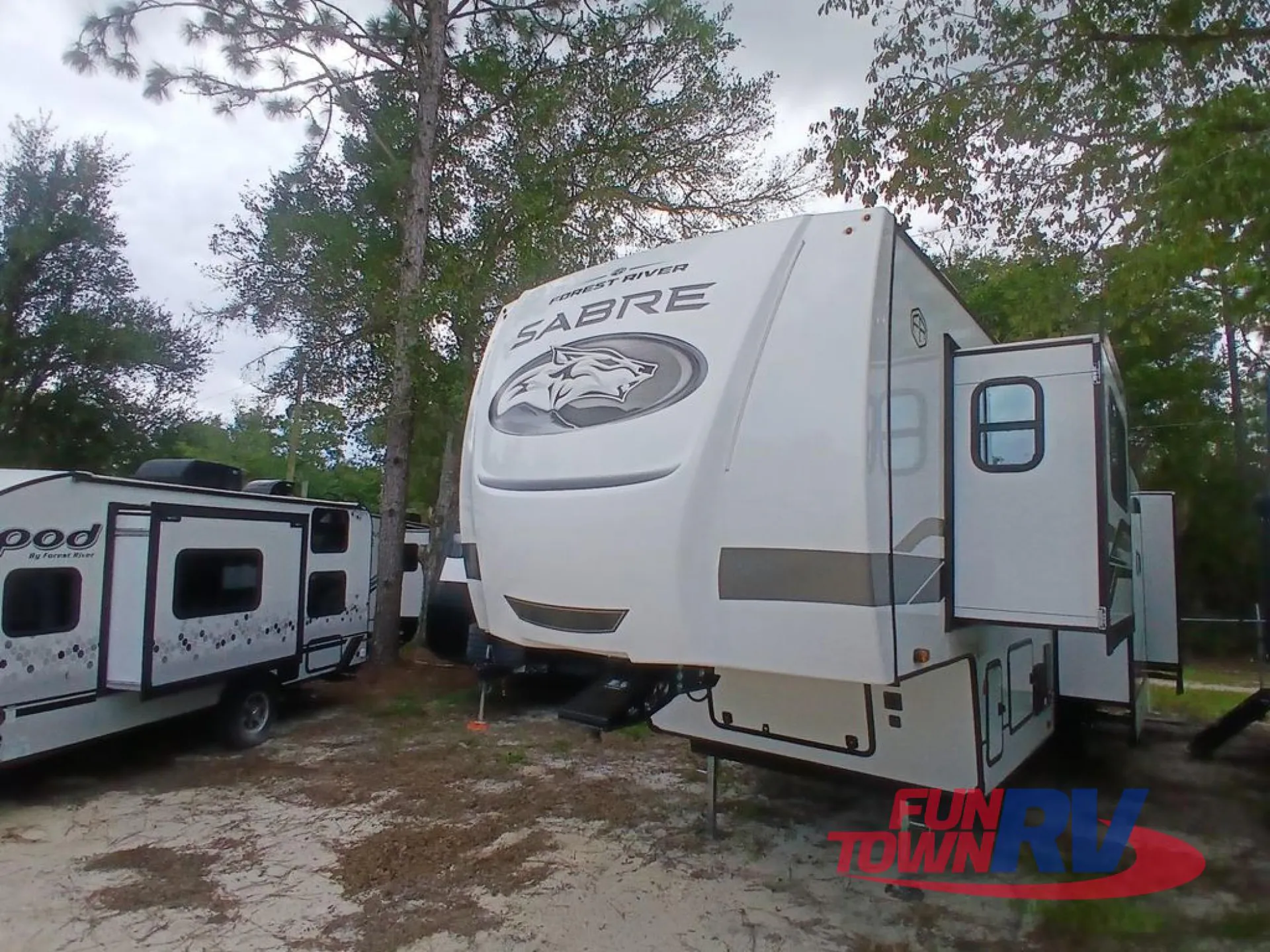 2026 Forest River Sabre 37FLH - Photo 4