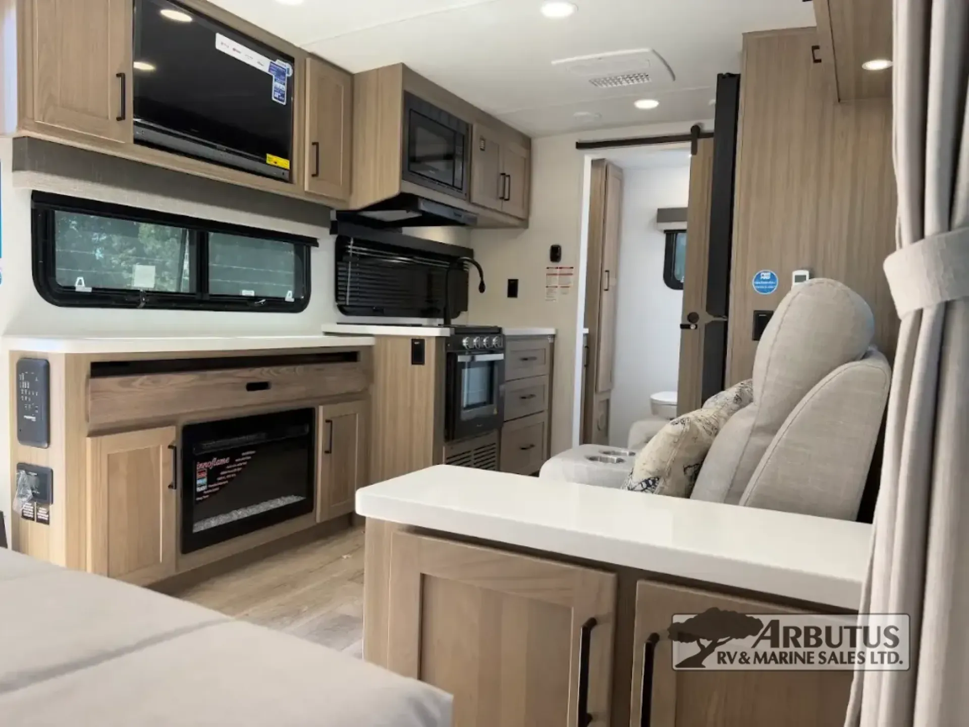 2027 Forest River RV Rockwood Mini Lite 2524FBT — Photo 6