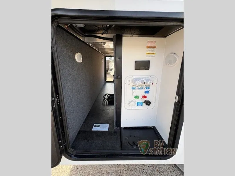 2022 Alliance RV Paradigm 385FL - Photo 3