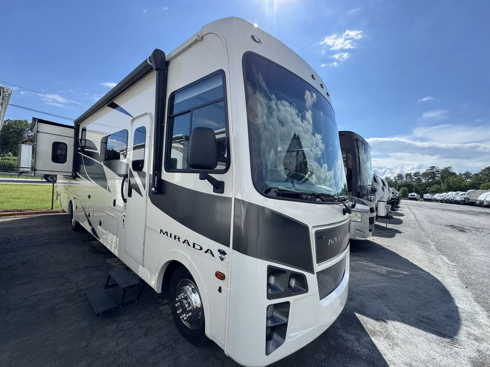2023 Coachmen Mirada 35ES - Photo 3