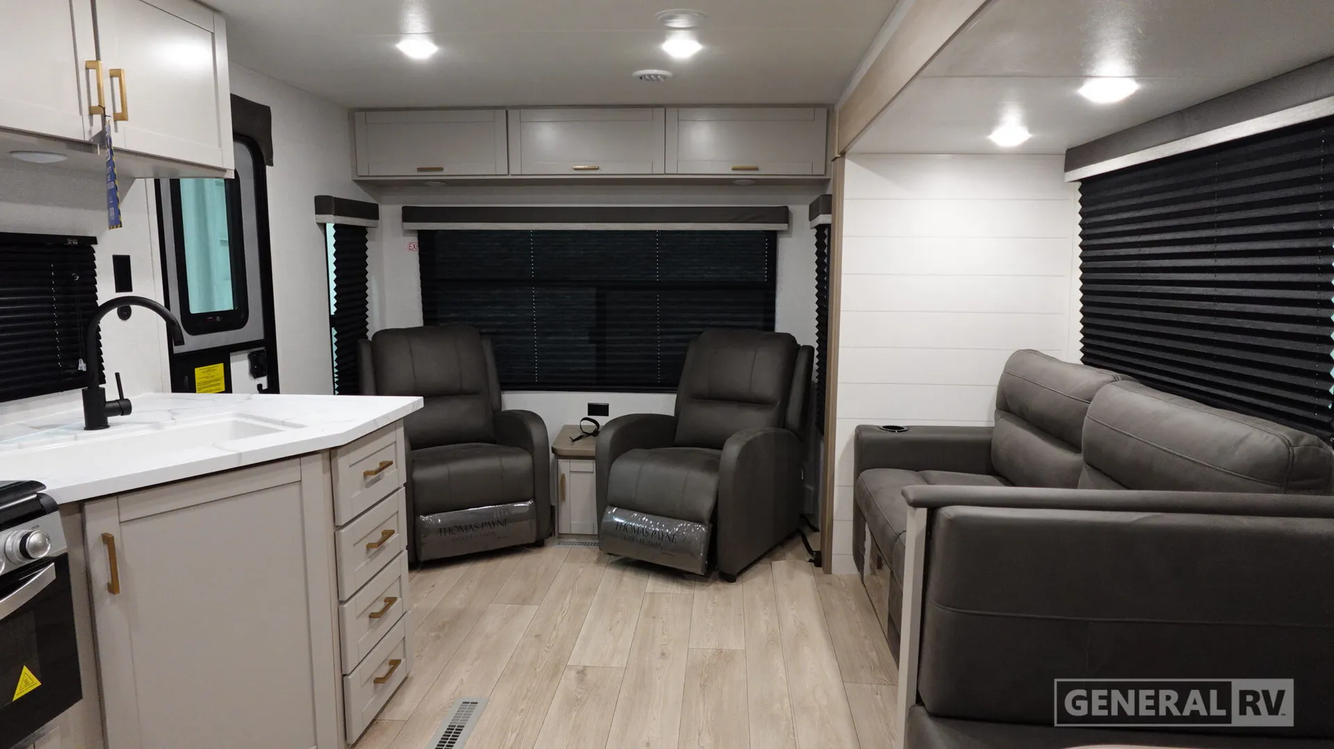 2027 Jayco Jay Flight SLX 262RLS - Photo 3