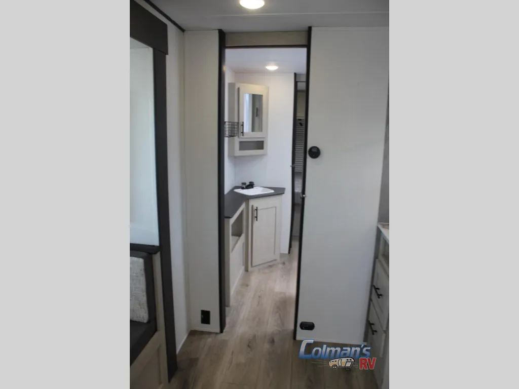2026 Shasta RVs i-5 Edition 533BH, Photos photo 23
