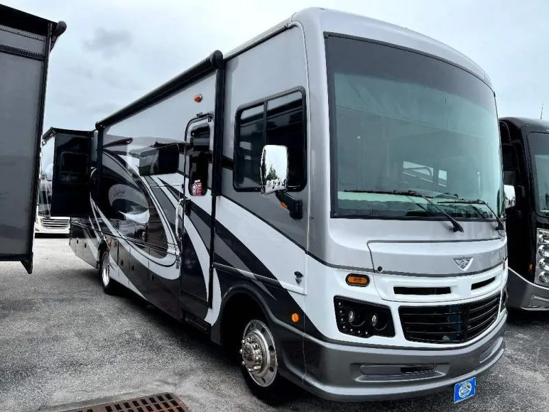 2023 Fleetwood Bounder 33C - Photo 2
