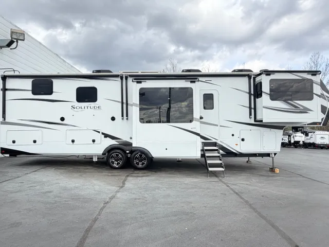 2023 Grand Design Solitude 380FL - Photo 3
