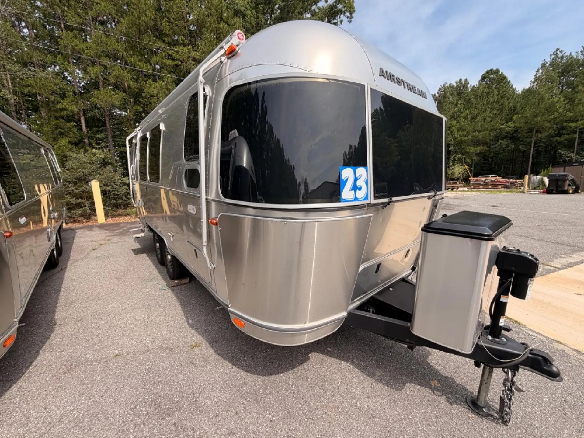 2025 Airstream Trade Wind 23FB - Photo 3