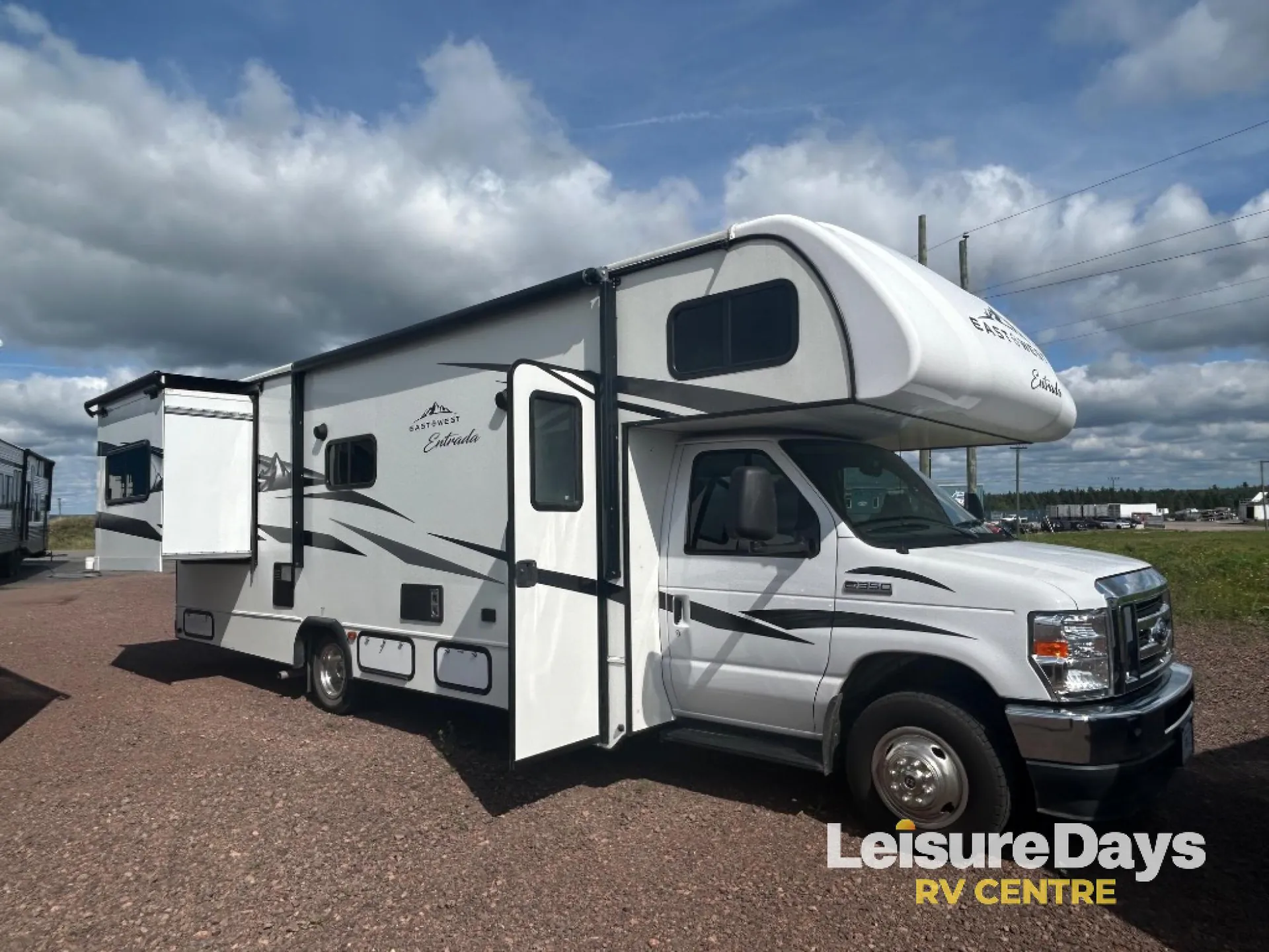 2022 East to West Entrada 2600DS - Photo 2