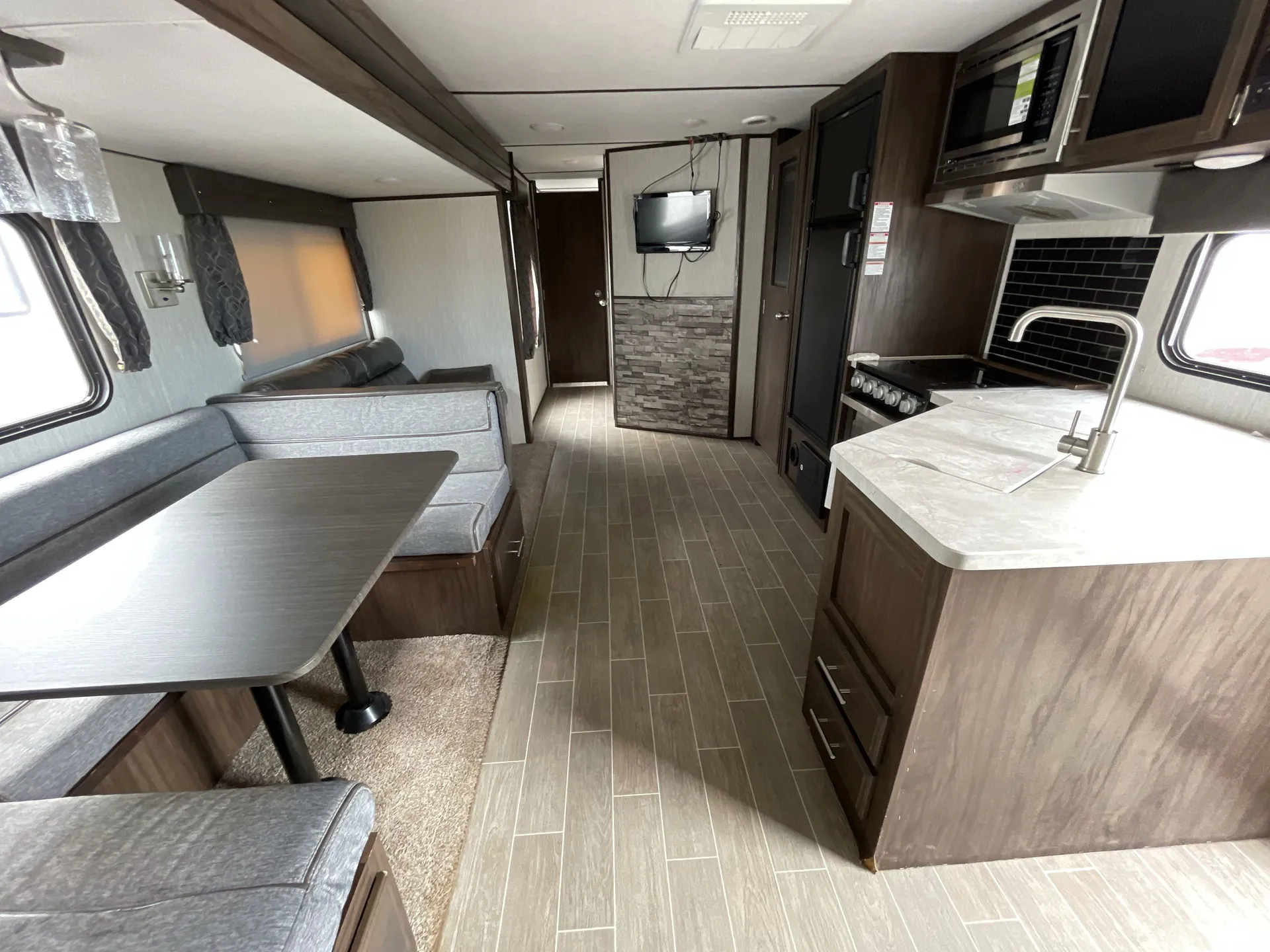 2020 Forest River Cherokee Alpha Wolf 29QB-L — living area main