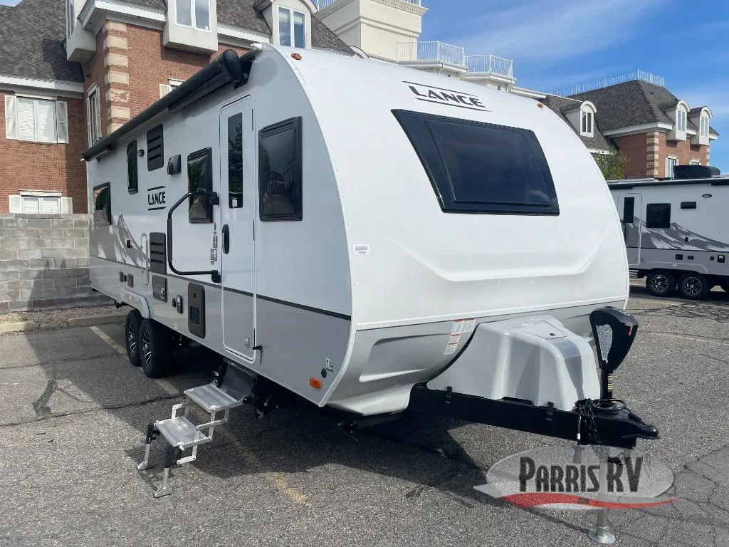 2026 Lance Lance Travel Trailers 2465 - Photo 2