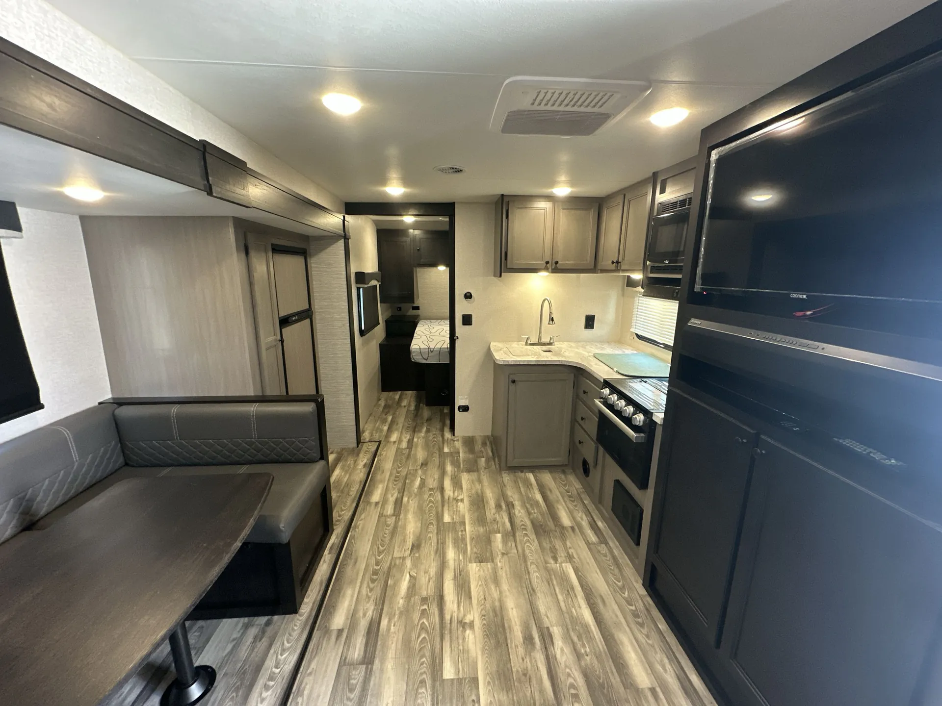 2022 Highland Ridge Mesa Ridge S-Lite 241BH - Photo 4