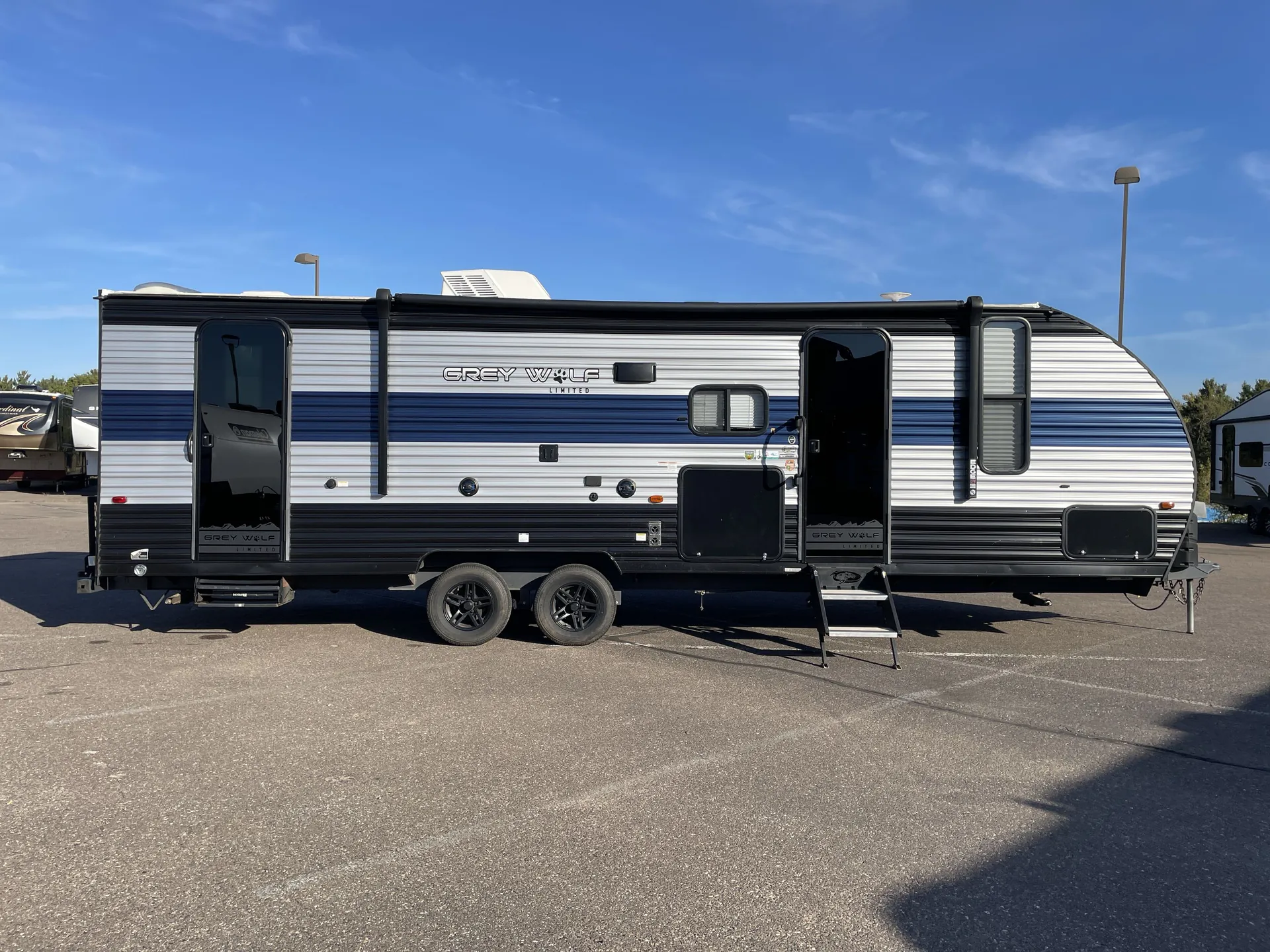 2022 Forest River Cherokee Grey Wolf 26DBH — campside