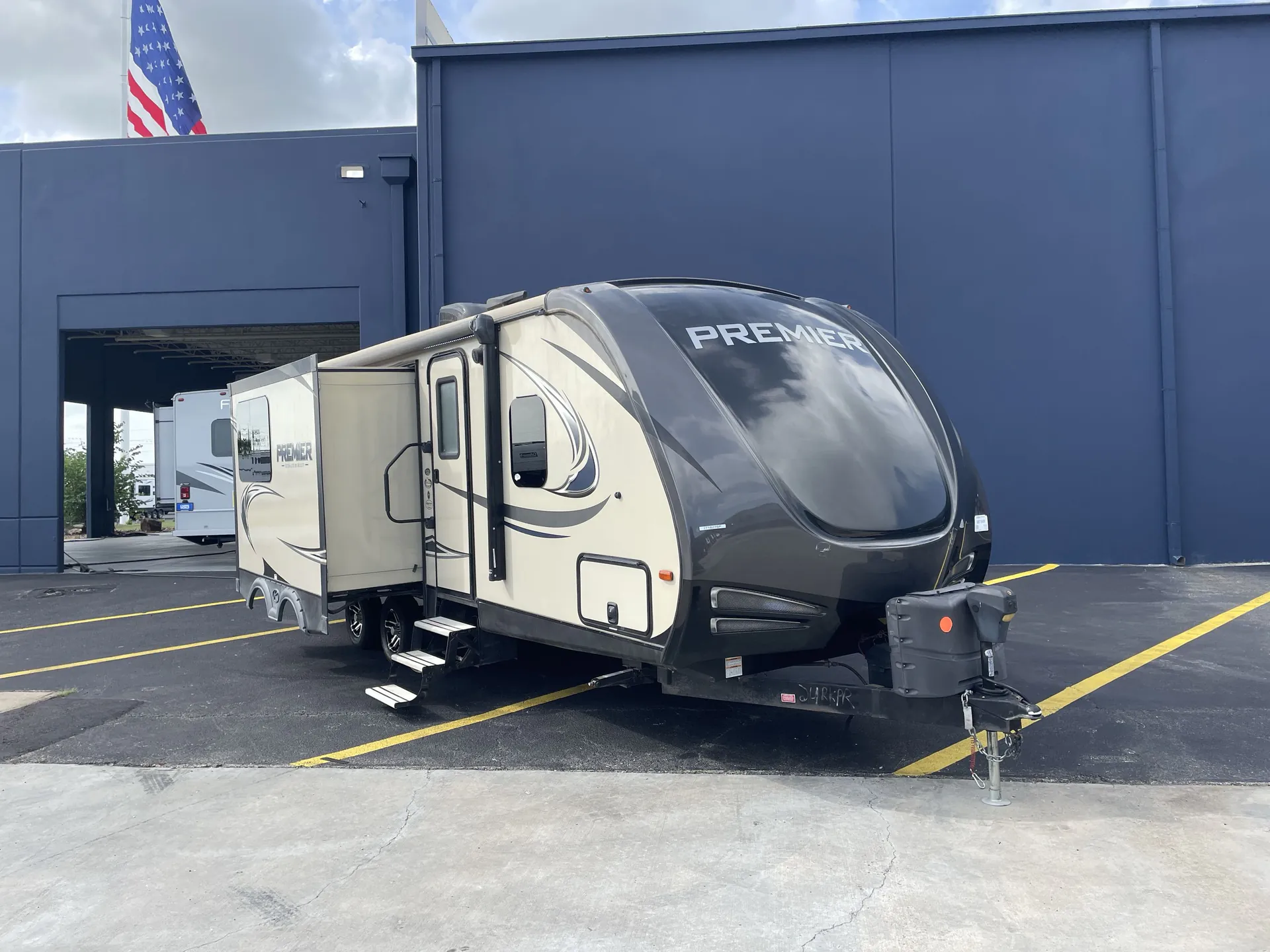 2018 Keystone Premier 24RKPR - Photo 2